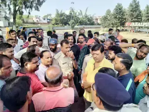जबलपुर में छेड़छाड़ का विरोध करने पर बदमाशों ने चलाई तलवार, 3 बुजुर्ग घायल