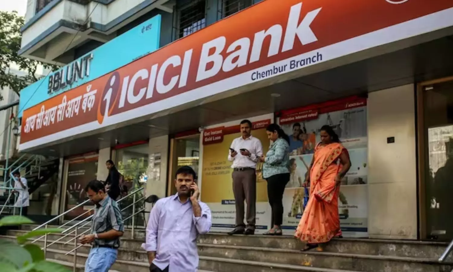 GST Raids: मुंबई में ICICI बैंक के तीन ऑफिस में GST की छापेमारी | GST raids  on three offices of ICICI Bank in Mumbai, uproar